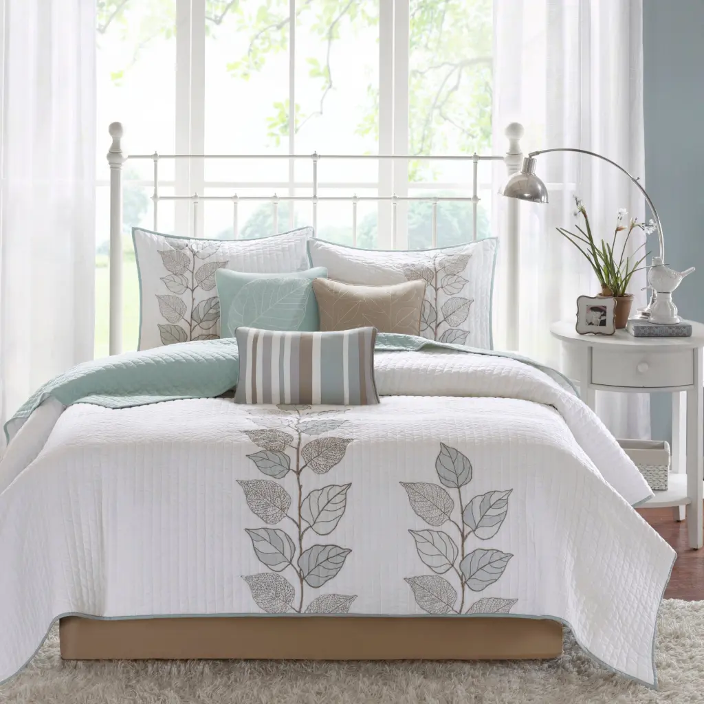 6 Piece Embroidered Quilt Set Throw Pillows Blue King Cal King Bedding jla