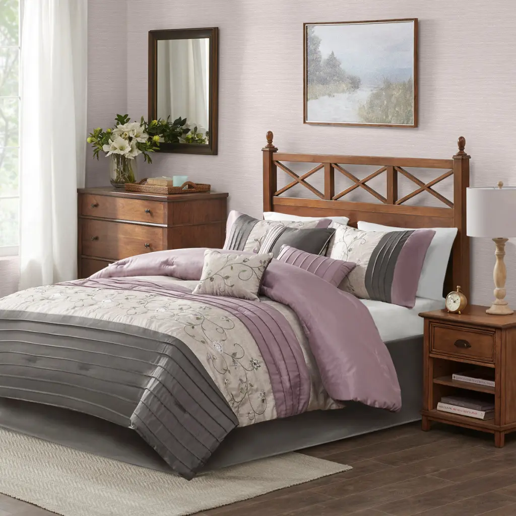 Embroidered 7 Piece Easeer Set Purple Queen Size Polyester Bedding jla