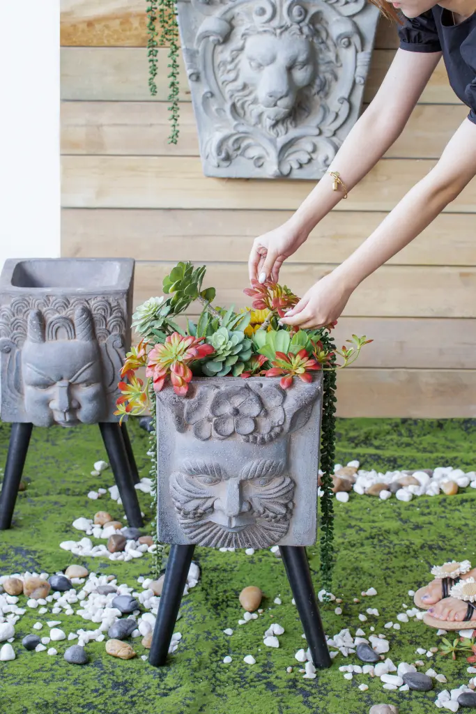 11x13x22 Greek God Statue Planter Legs Gray Magnesium Oxide w2078