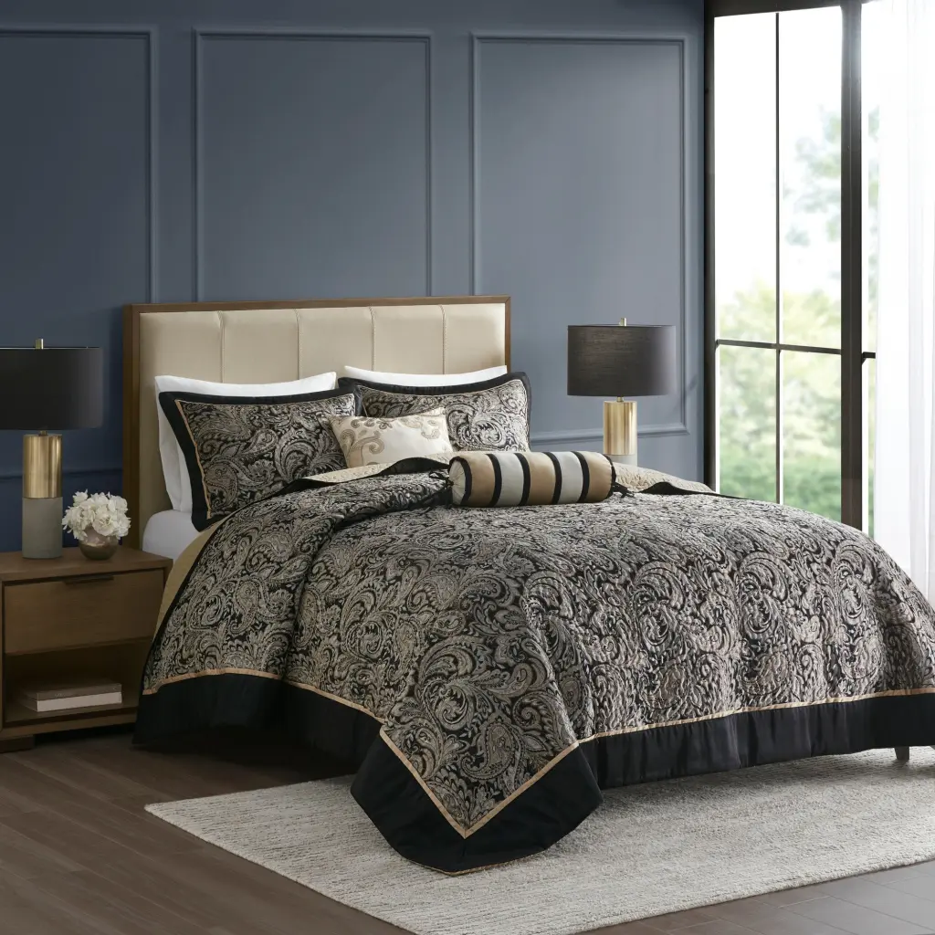 5 Piece Jacquard Bedspread Set Throw Pillows Black King - Elegant Design jla