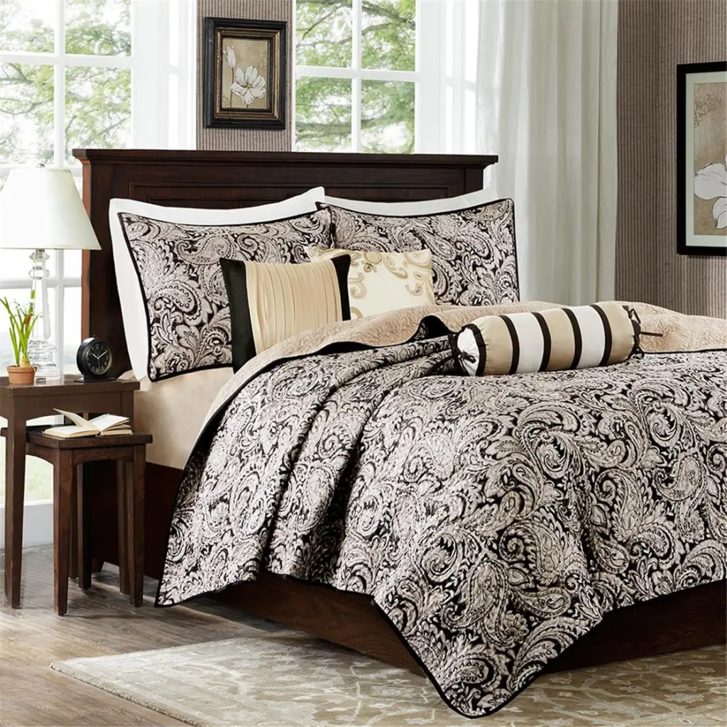 6 Piece Jacquard Quilt Set Throw Pillows Black King Size jla