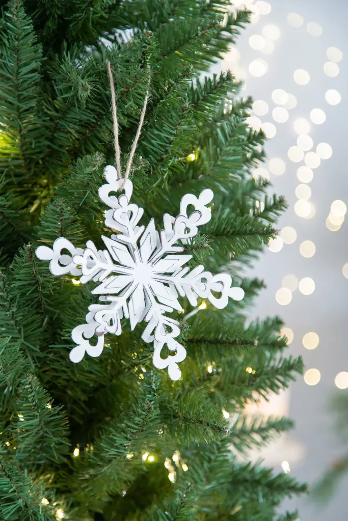 6.3x1.8x6.7 Inch Ferrous Metal Snowflake Hanger Decorative Hanging Ball Christmas Ornament evergreen decor