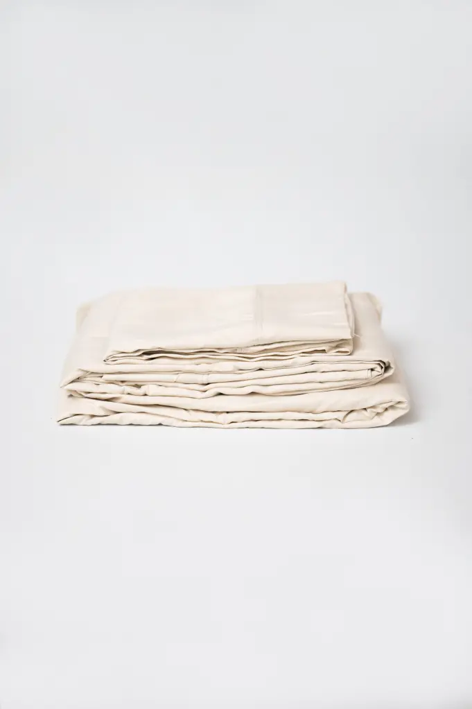 4 Piece Cream Microplush And Bamboo Queen Size Sensitive Skin Safe Sheet Set omne sleep