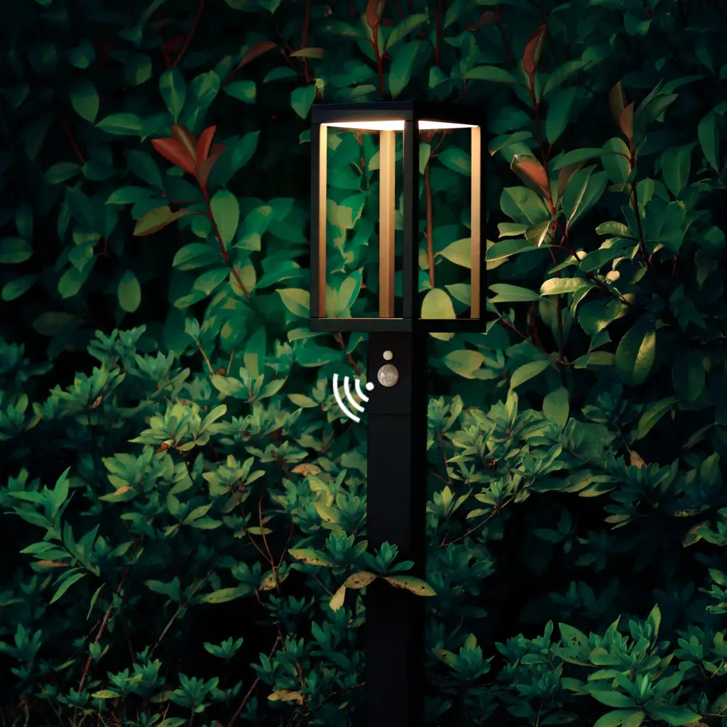Solar Outdoor Light Pathway Dusk to Dawn Garden Lamp Black Metal Finish w2181